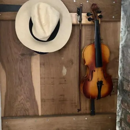 Traditional Rural Cottage, Haven For Families With Pets