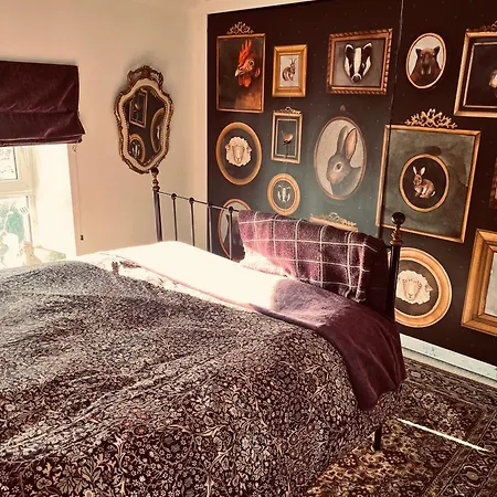 Traditional Rural Cottage, Haven For Families With Pets 公寓 *