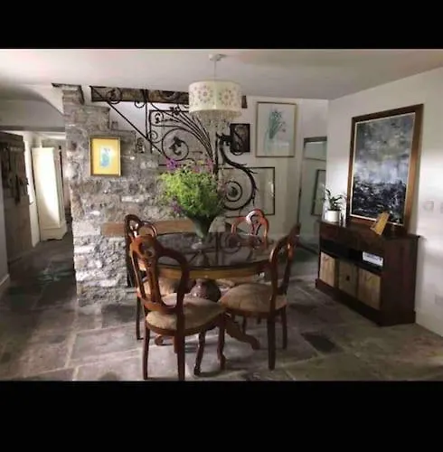 Traditional Rural Cottage, Haven For Families With Pets * Whitegate (Galway)