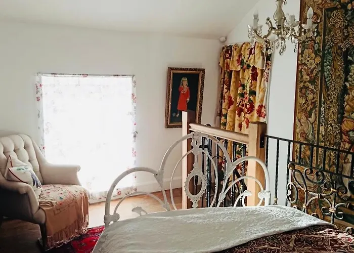 Traditional Rural Cottage, Haven For Families With Pets